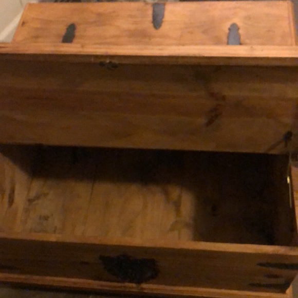 Coffee Table - Picture 3 of 4